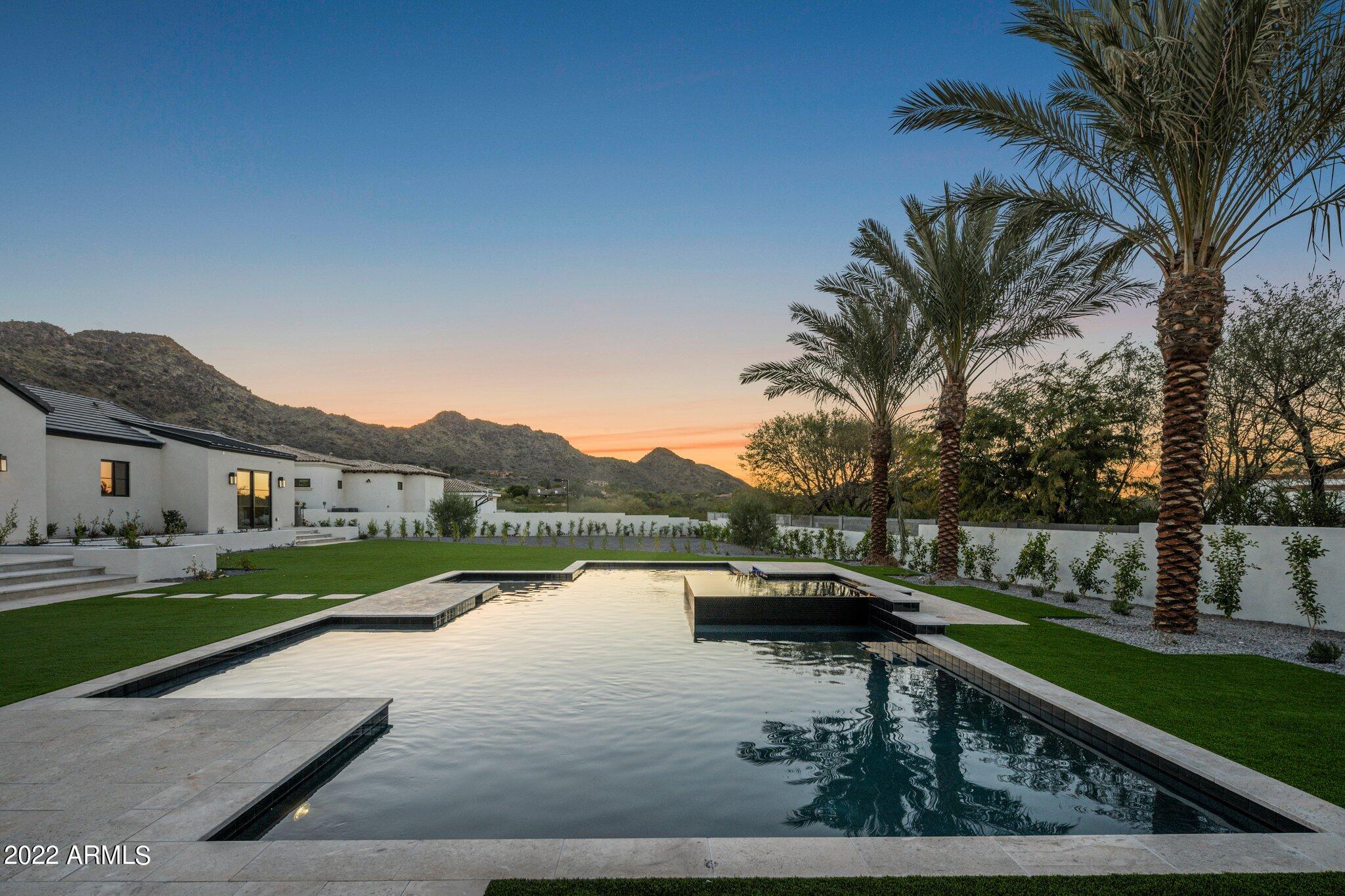 BRET HILLS - Residential