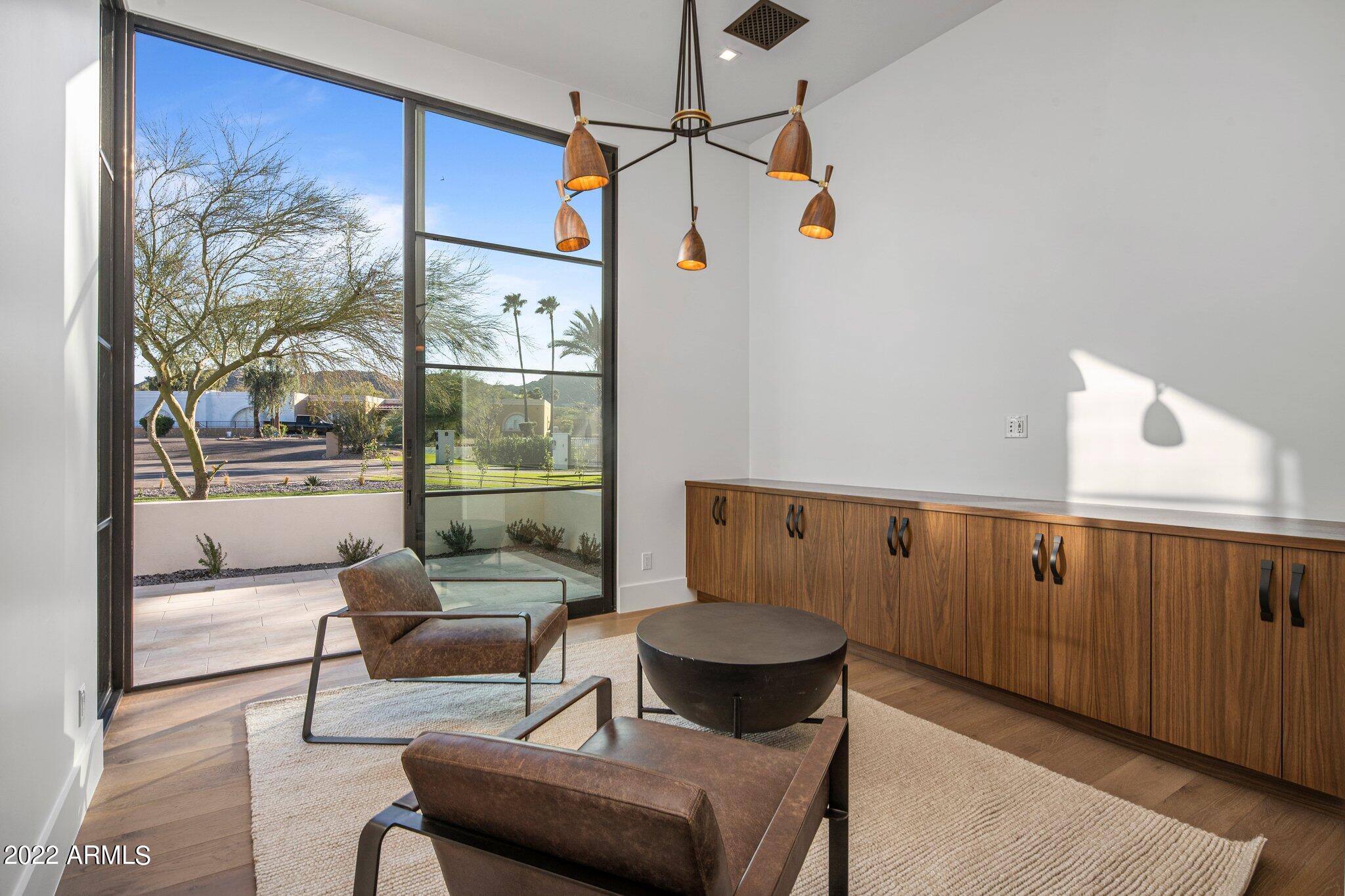 BRET HILLS - Residential