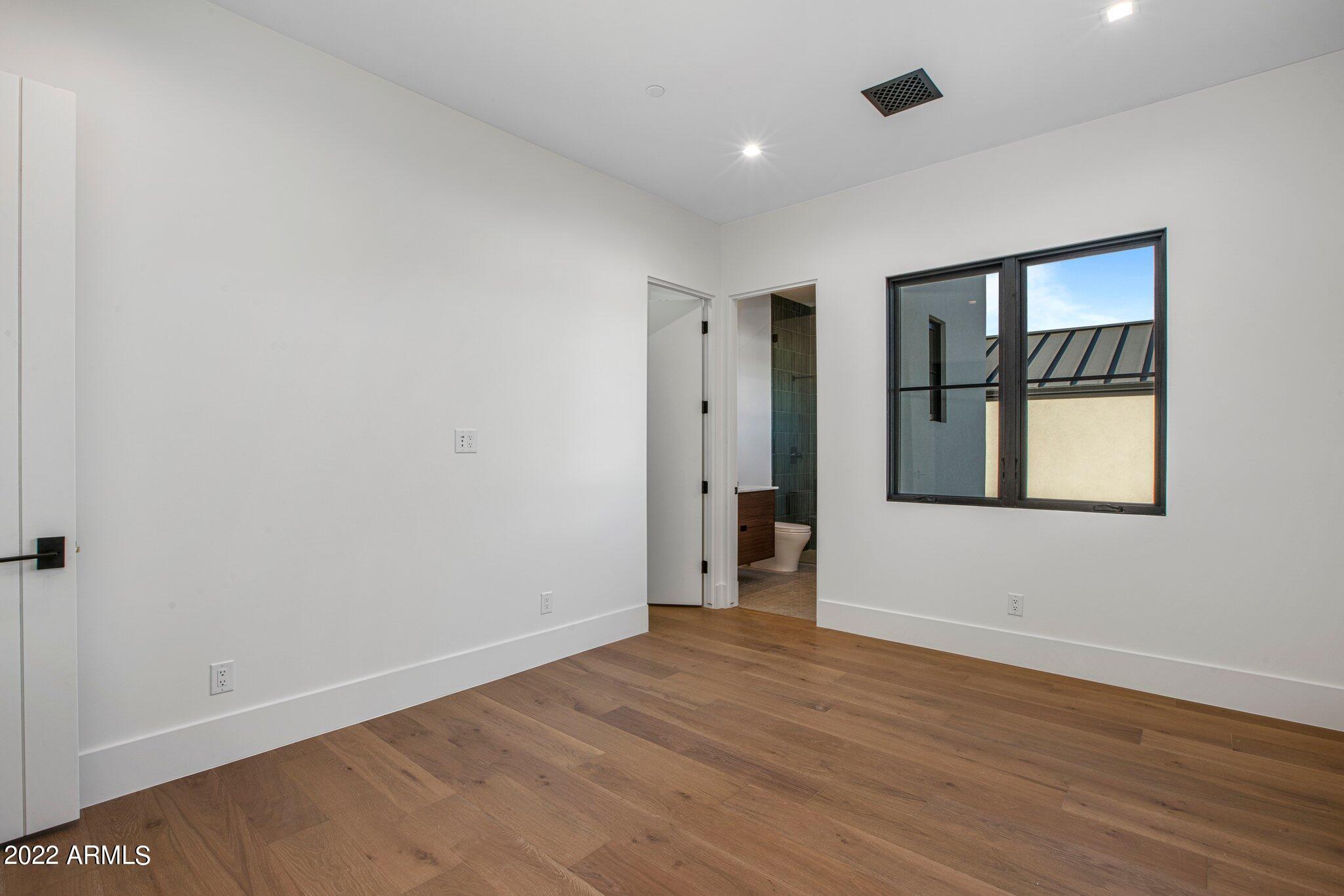 BRET HILLS - Residential