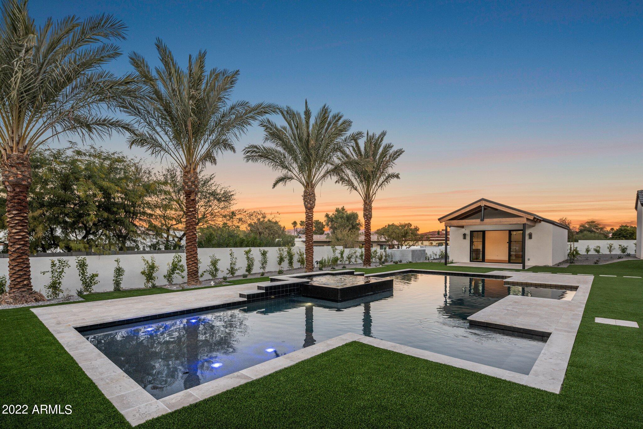 BRET HILLS - Residential