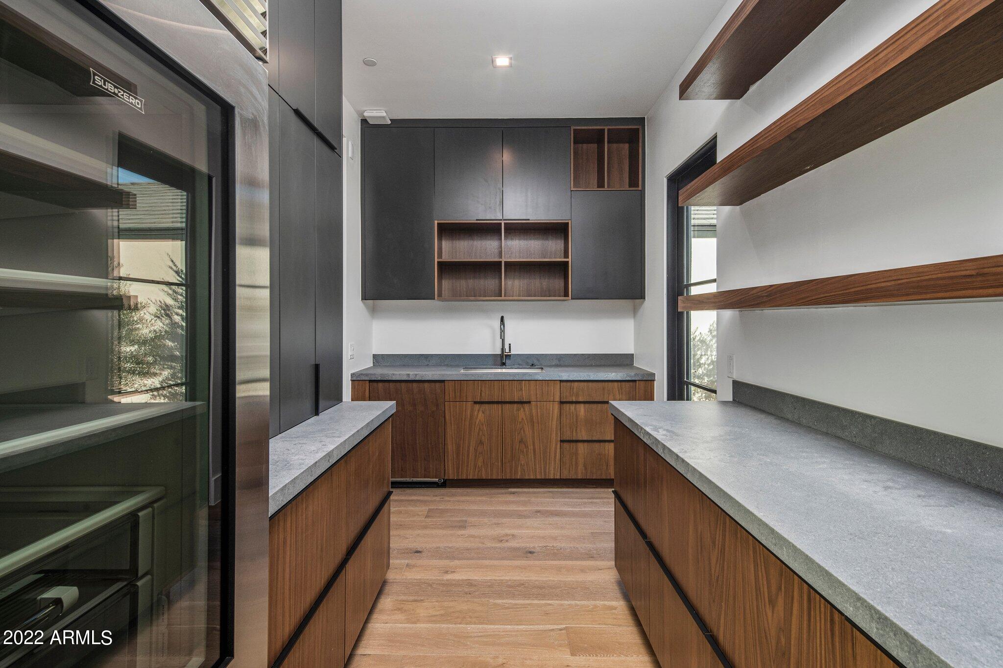 BRET HILLS - Residential