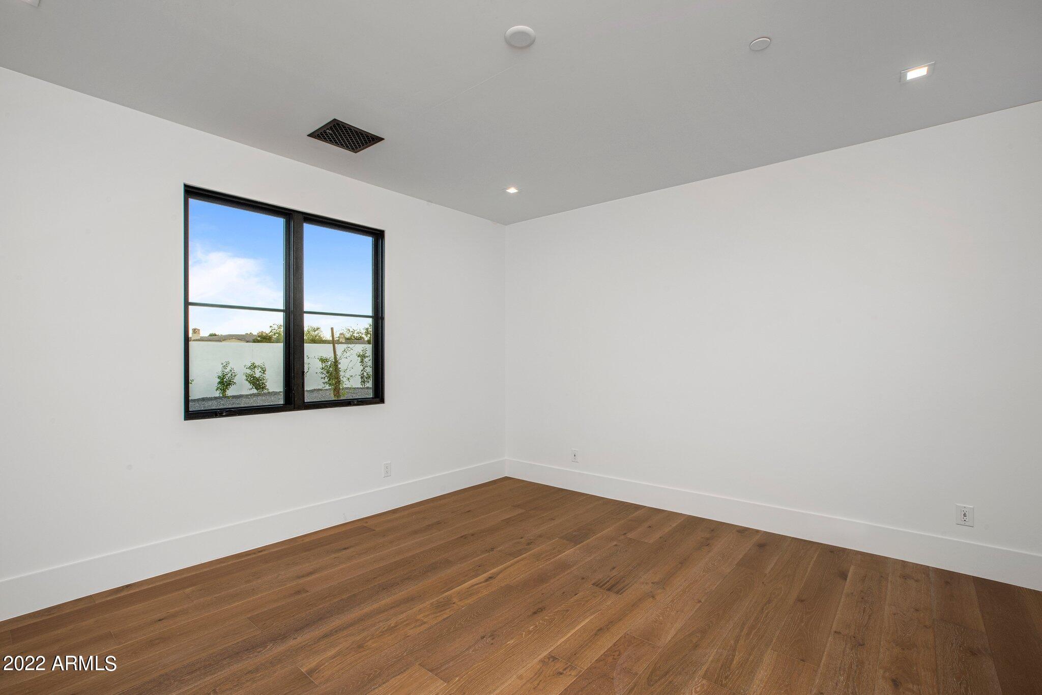 BRET HILLS - Residential