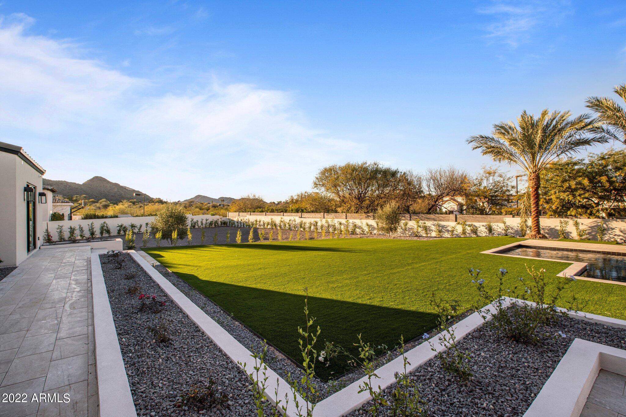 BRET HILLS - Residential