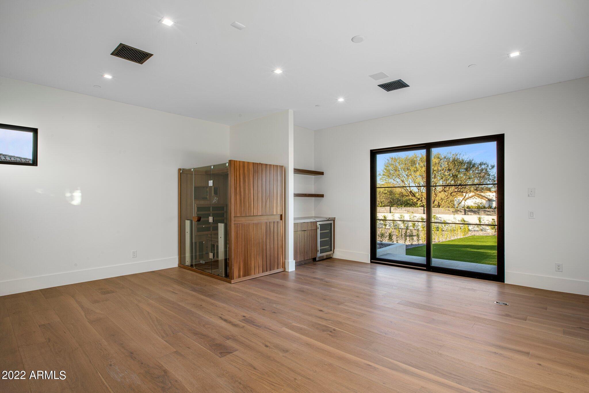 BRET HILLS - Residential