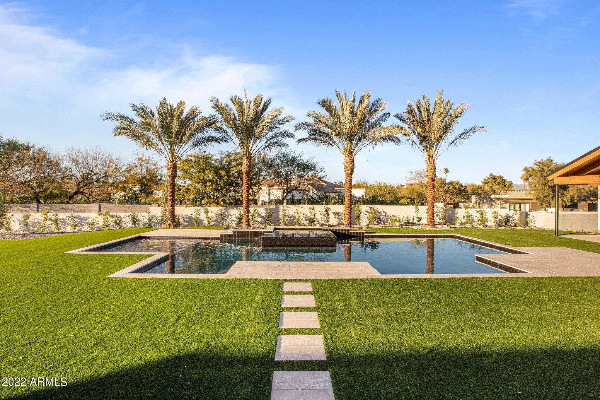 BRET HILLS - Residential