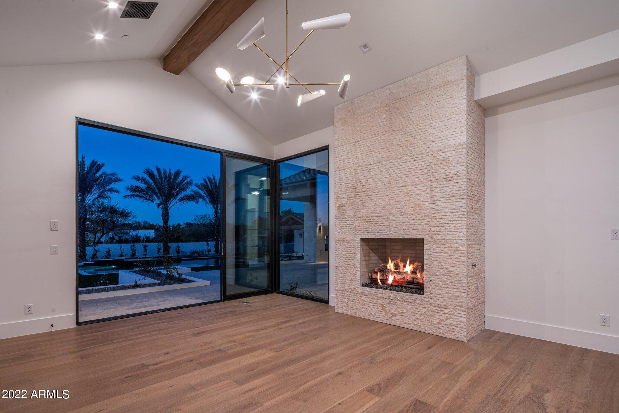 BRET HILLS - Residential
