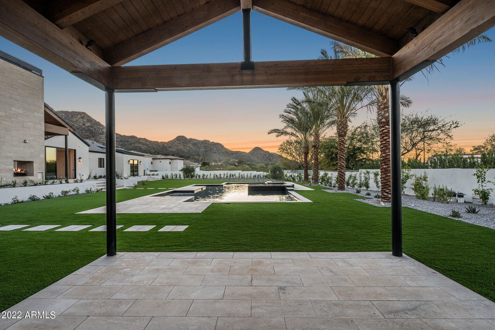 BRET HILLS - Residential