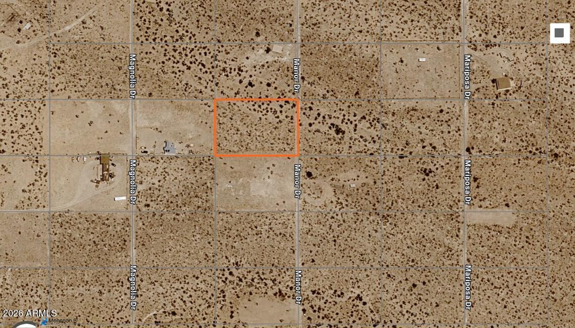 Large one acre lot with space and moutain views. Room for a dream house or maybe a second home.

Buyer to confirm zoning, use, utlities, water and building regulations.