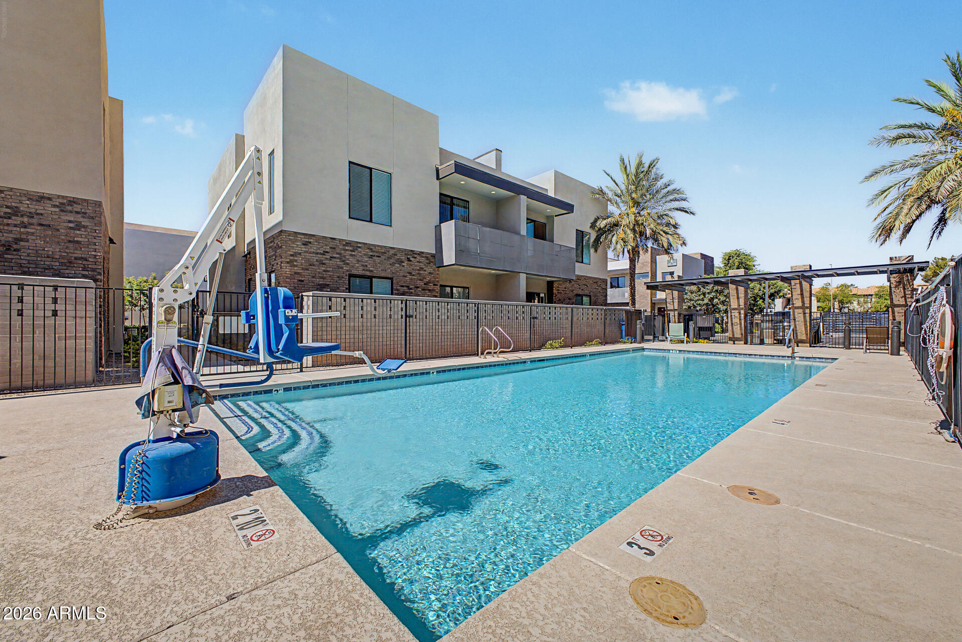 LEVEL TOWNHOMES - Residential