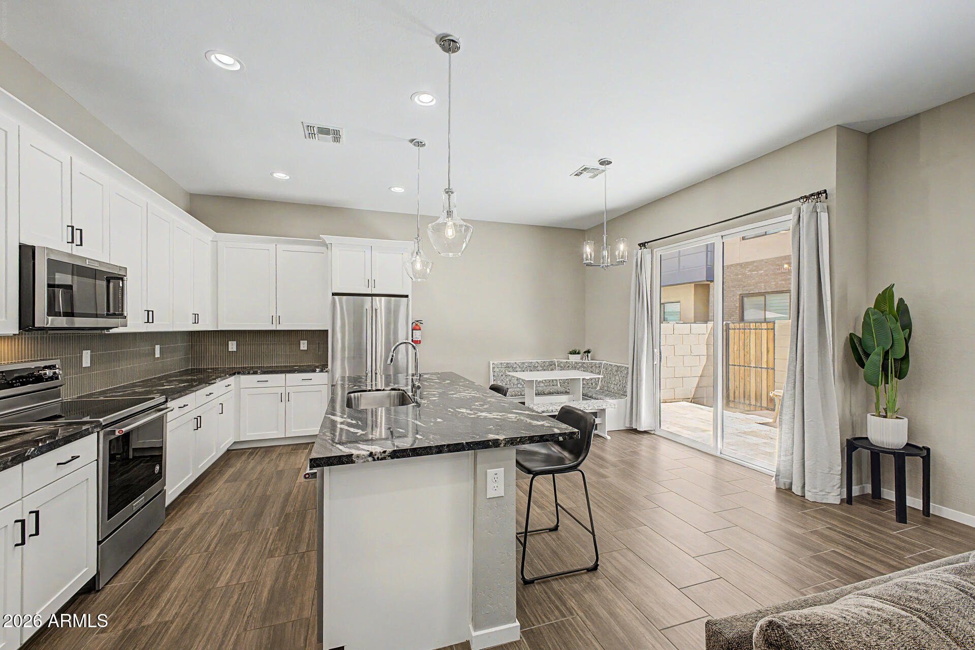 LEVEL TOWNHOMES - Residential
