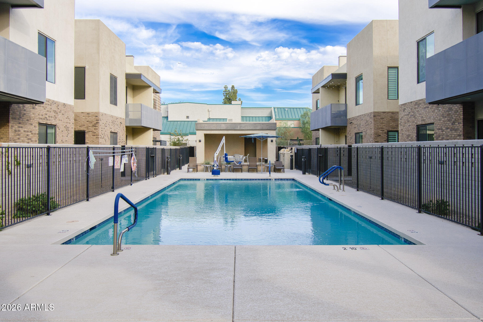 LEVEL TOWNHOMES - Residential