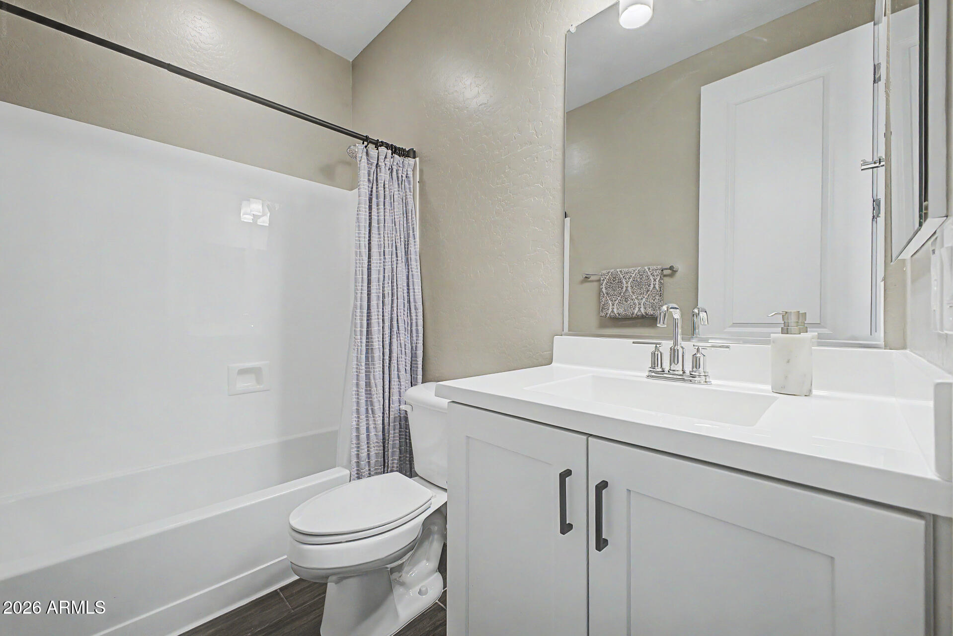 LEVEL TOWNHOMES - Residential