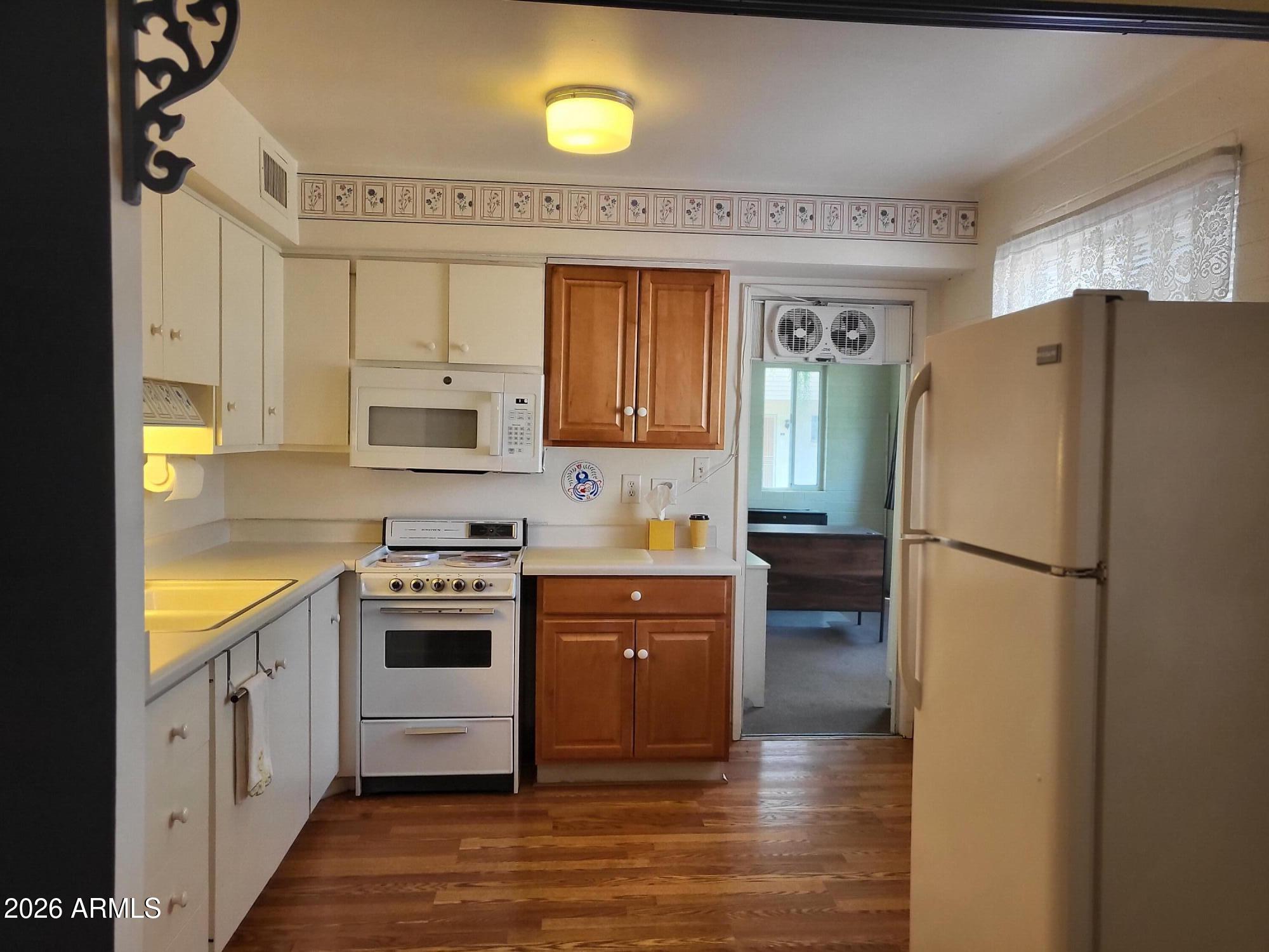 SCOTTSDALE EAST HOMES - Residential