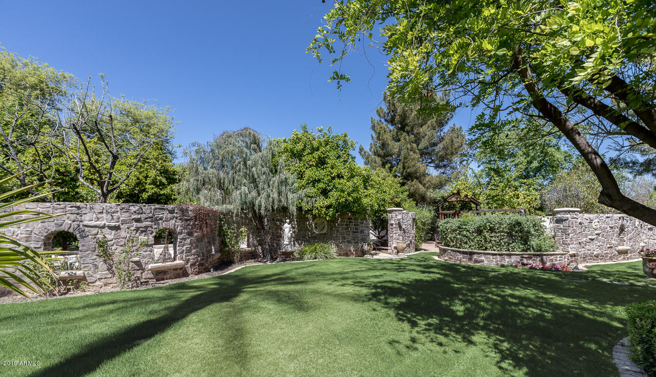 PARADISE VALLEY FARMS - Residential