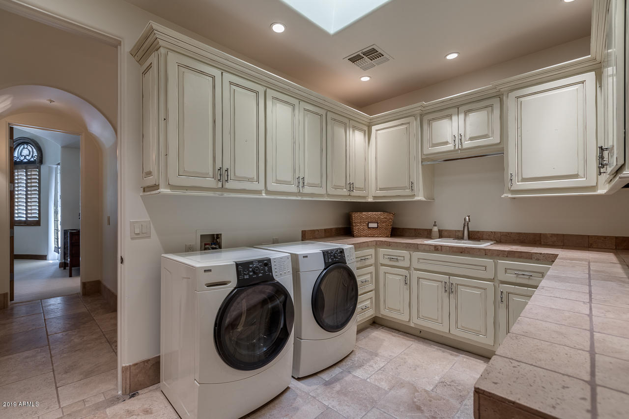 PARADISE VALLEY FARMS - Residential