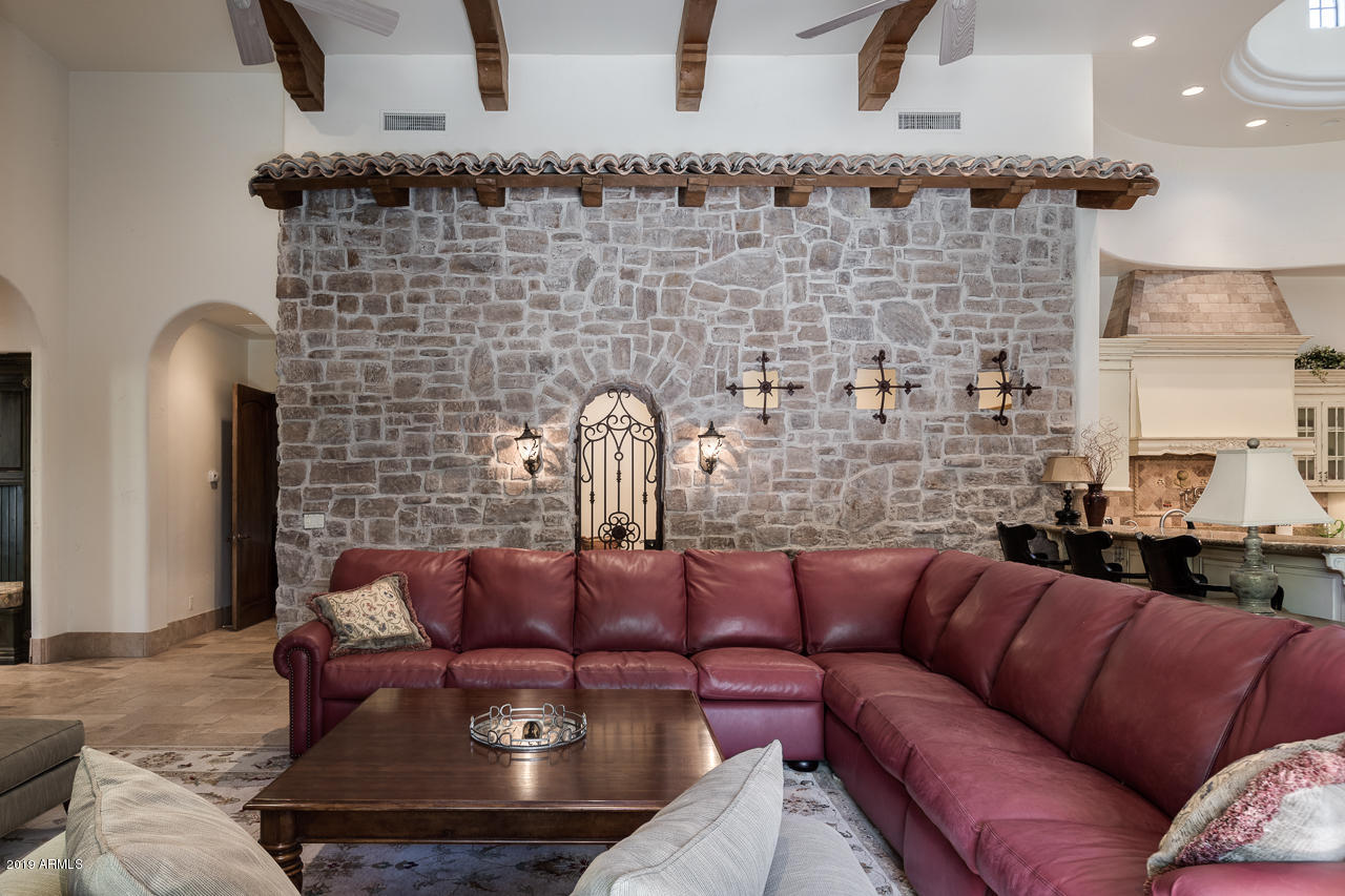 PARADISE VALLEY FARMS - Residential