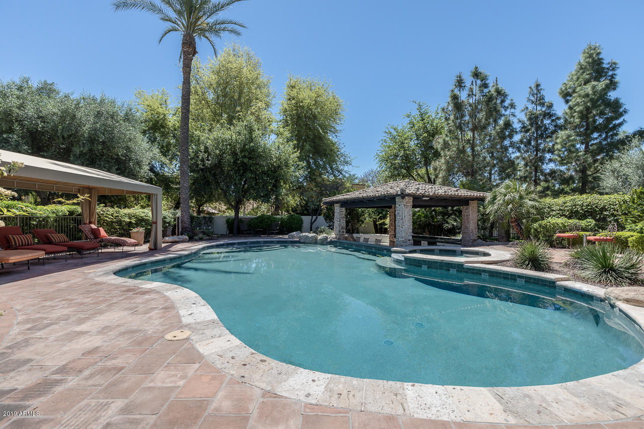 PARADISE VALLEY FARMS - Residential