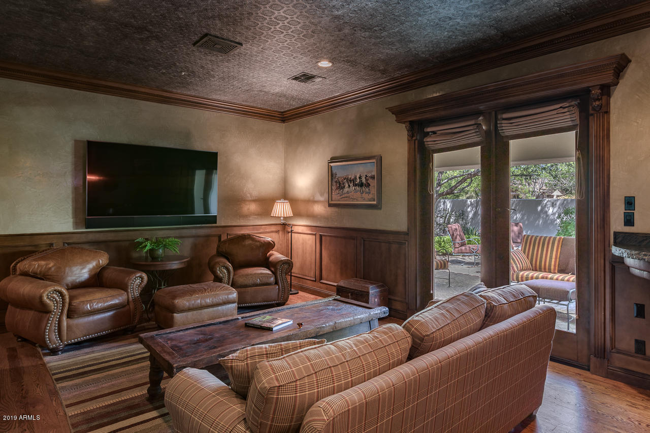 PARADISE VALLEY FARMS - Residential