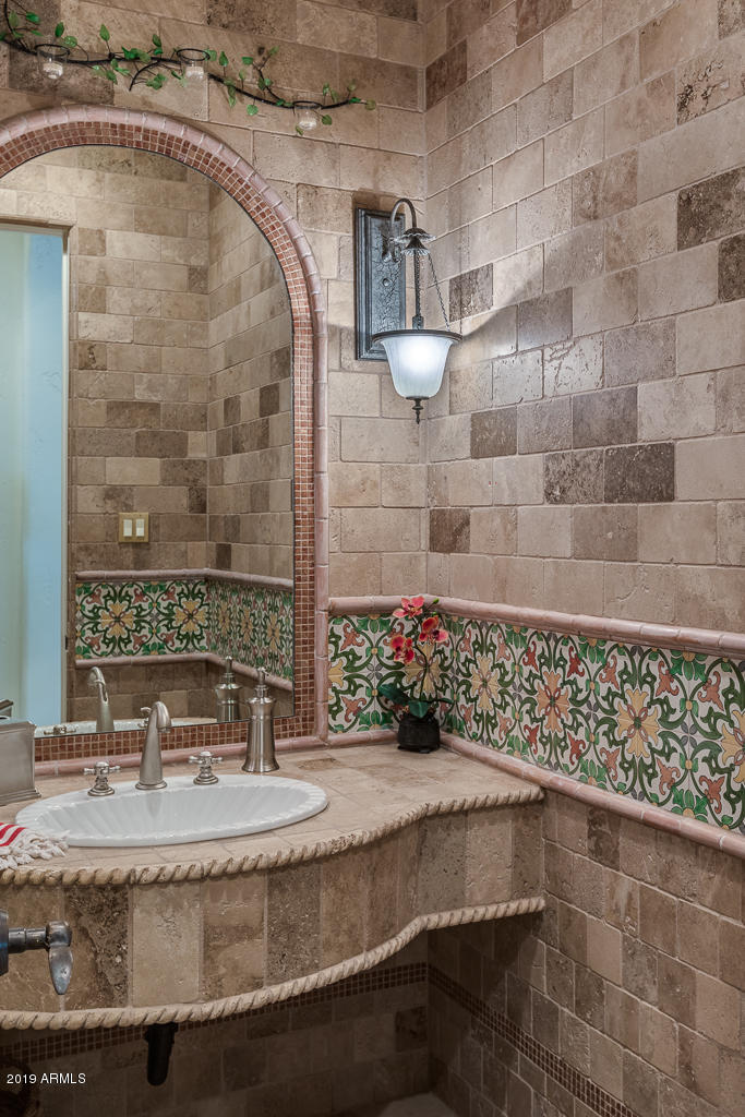 PARADISE VALLEY FARMS - Residential