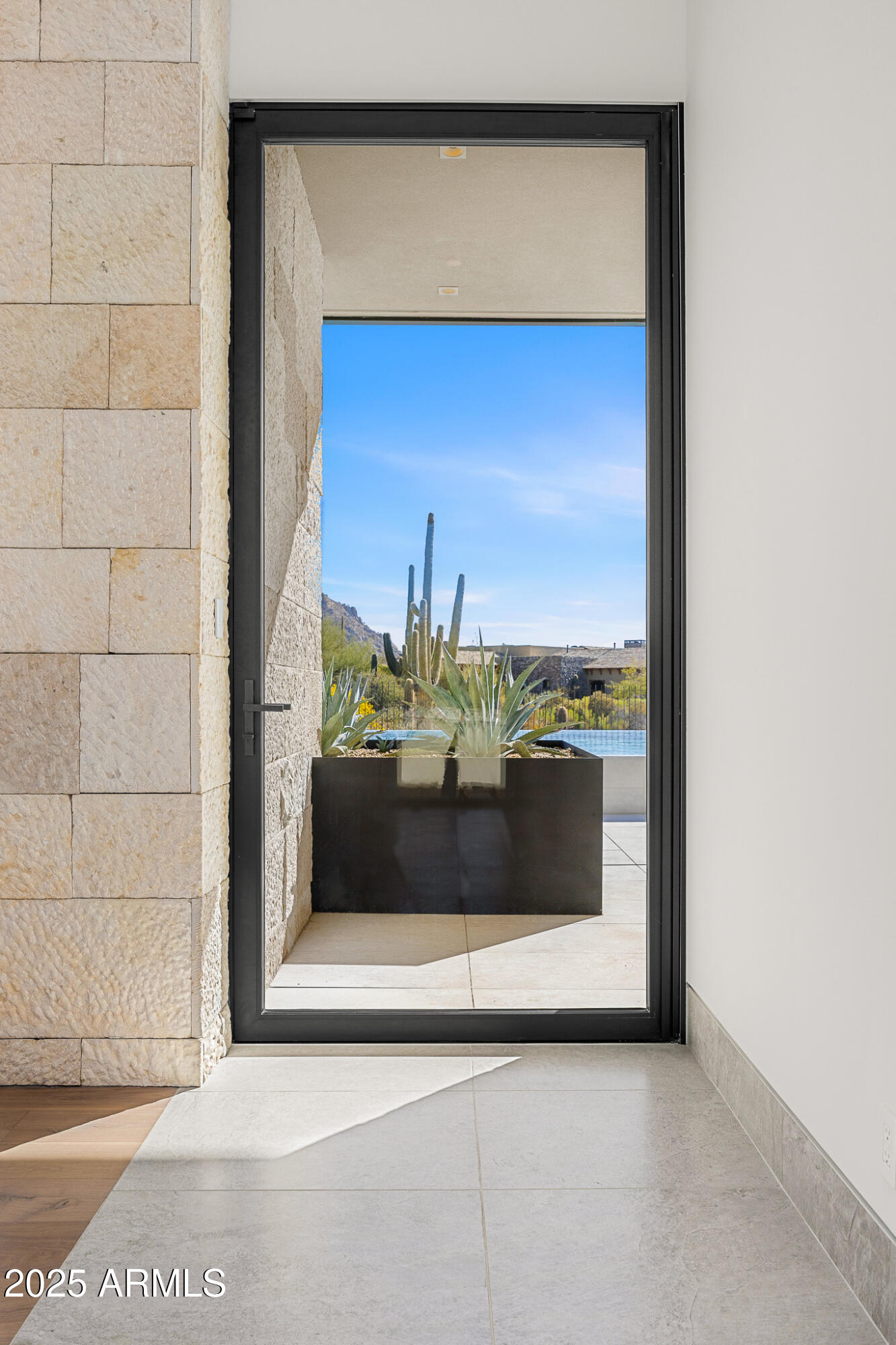 ESTANCIA - Residential