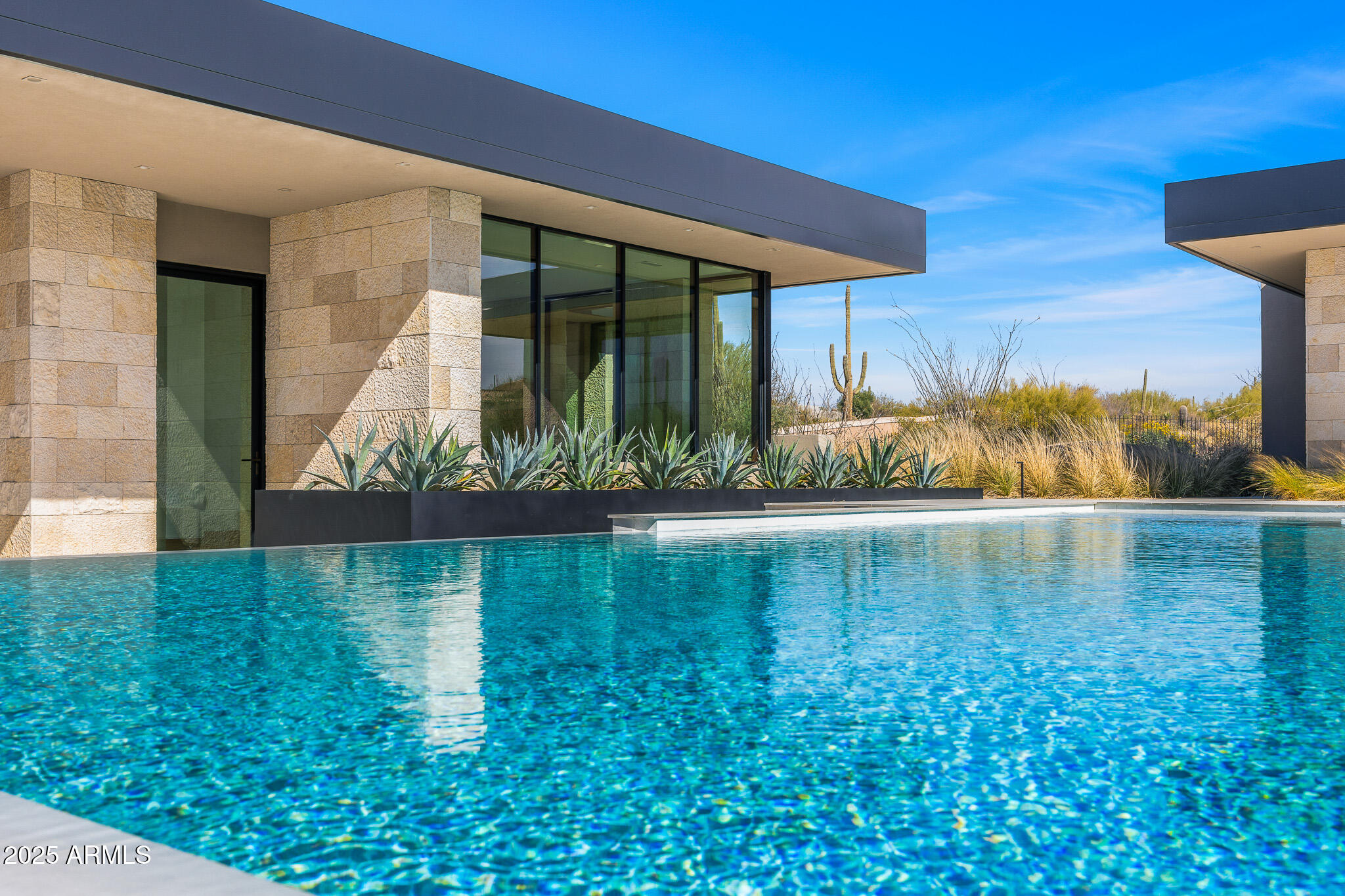 ESTANCIA - Residential