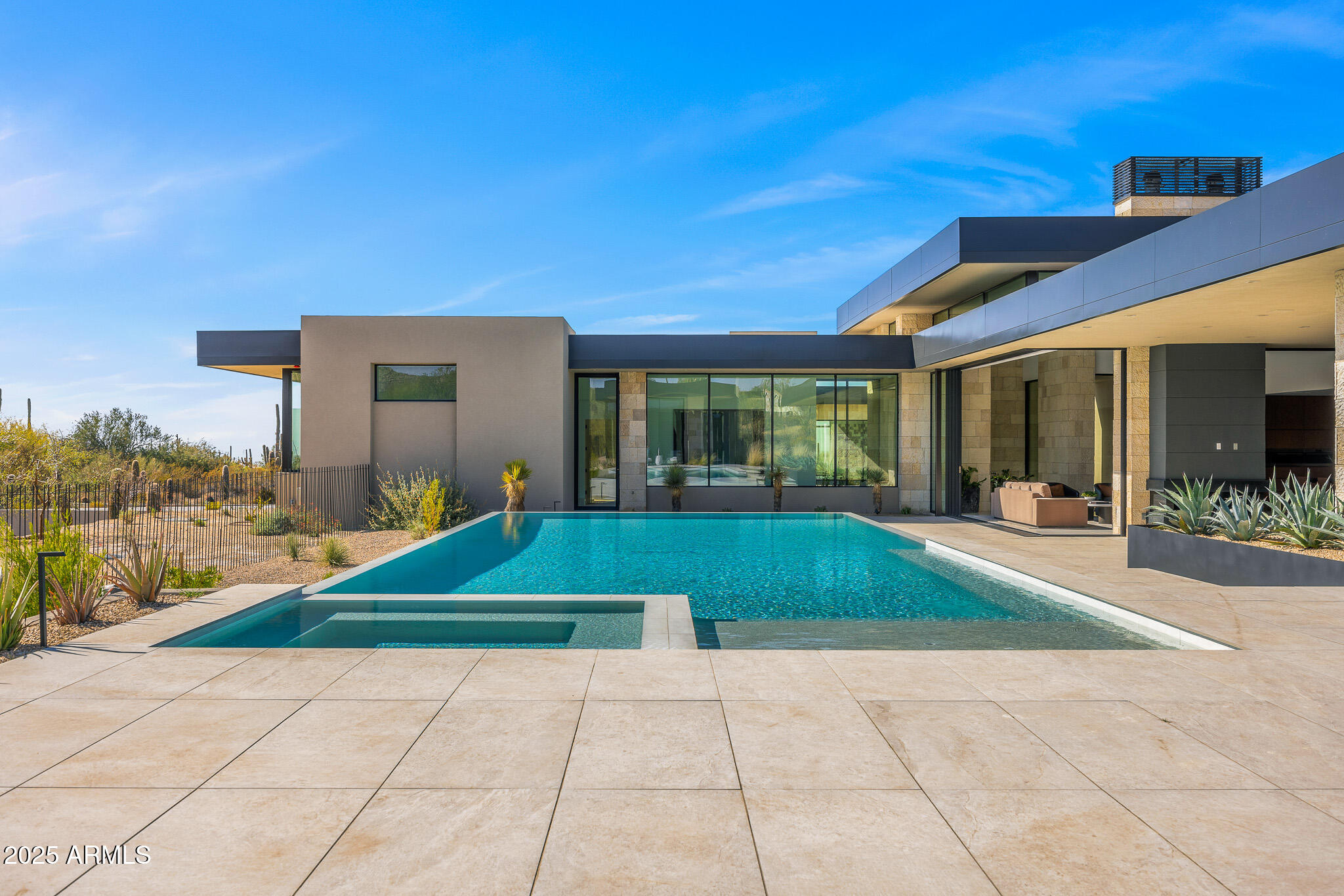 ESTANCIA - Residential