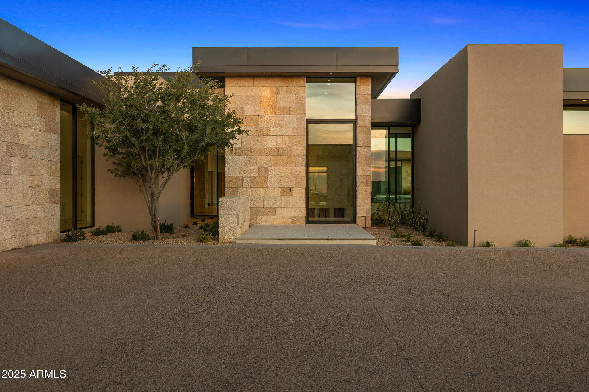 ESTANCIA - Residential