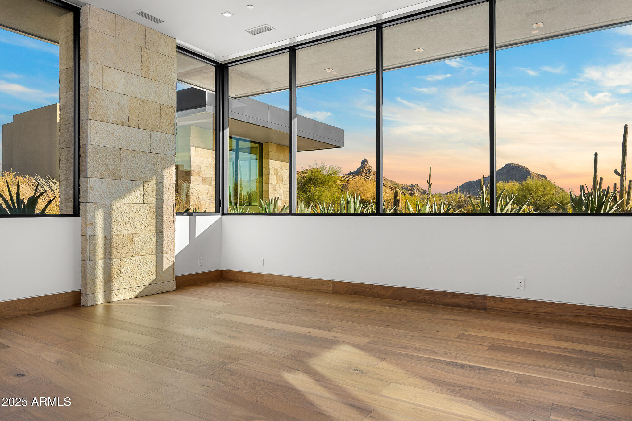ESTANCIA - Residential