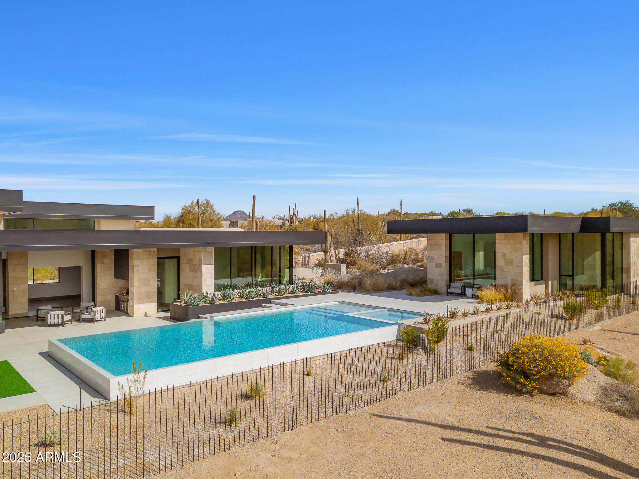 ESTANCIA - Residential