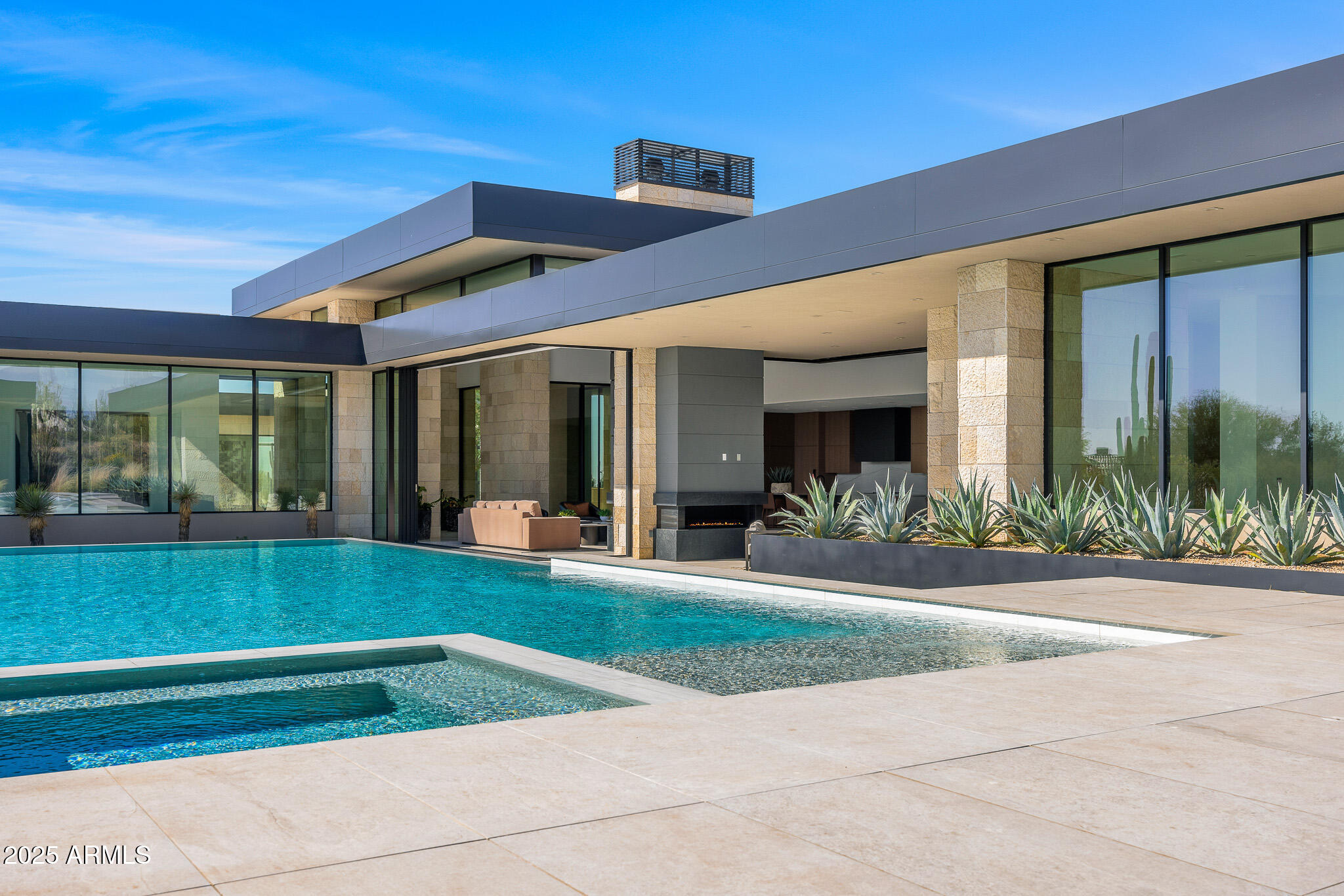 ESTANCIA - Residential