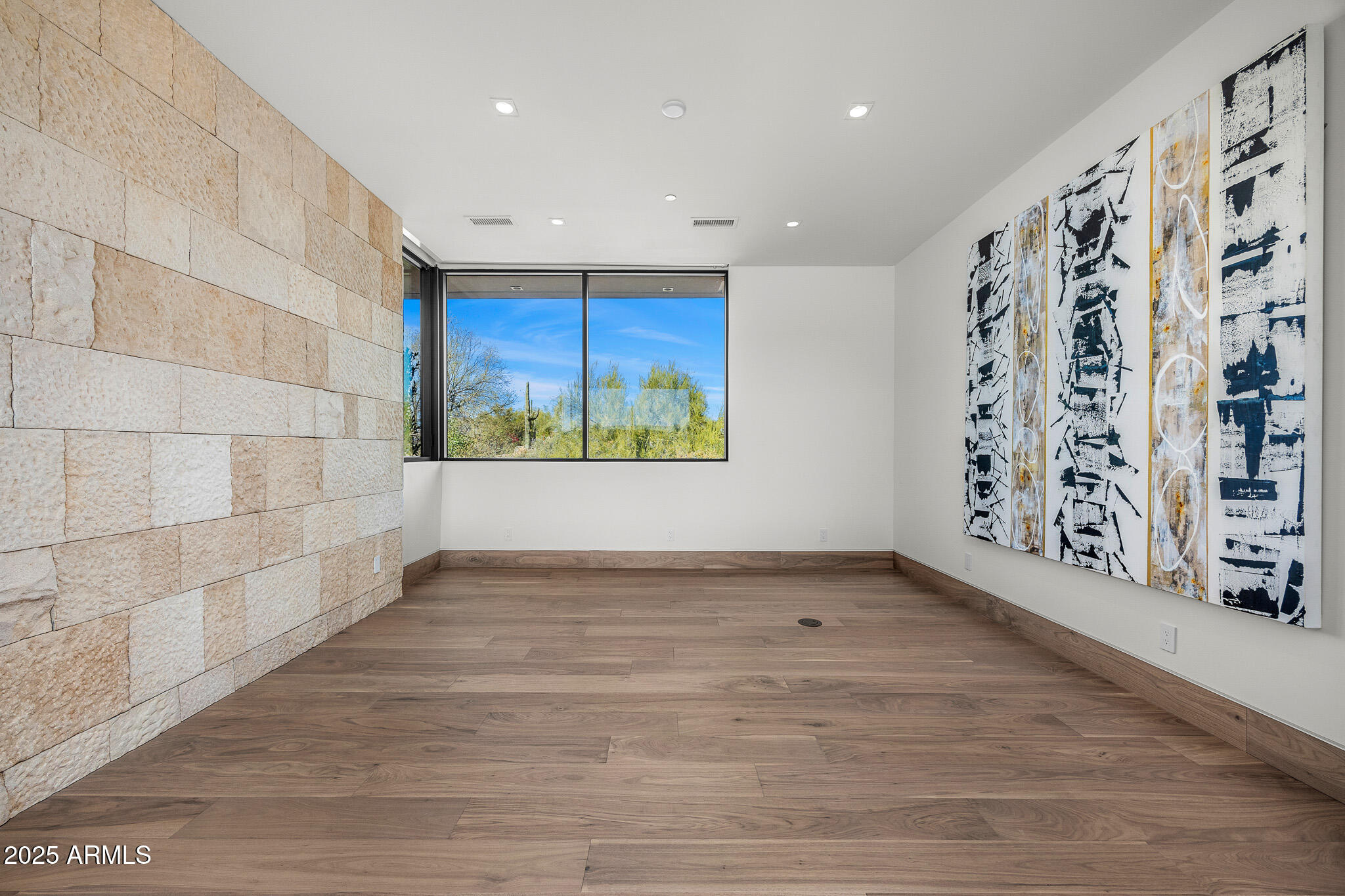 ESTANCIA - Residential