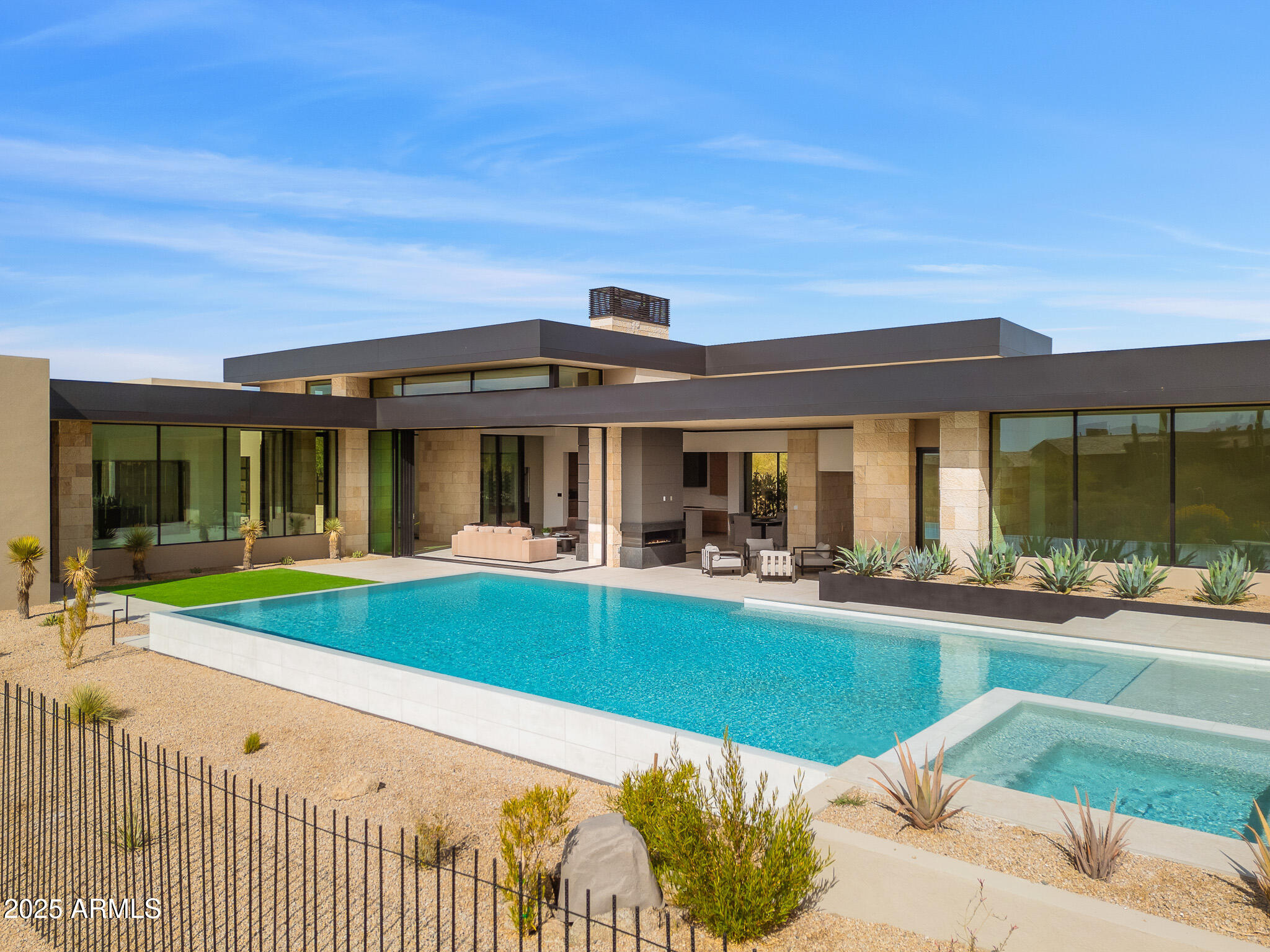 ESTANCIA - Residential