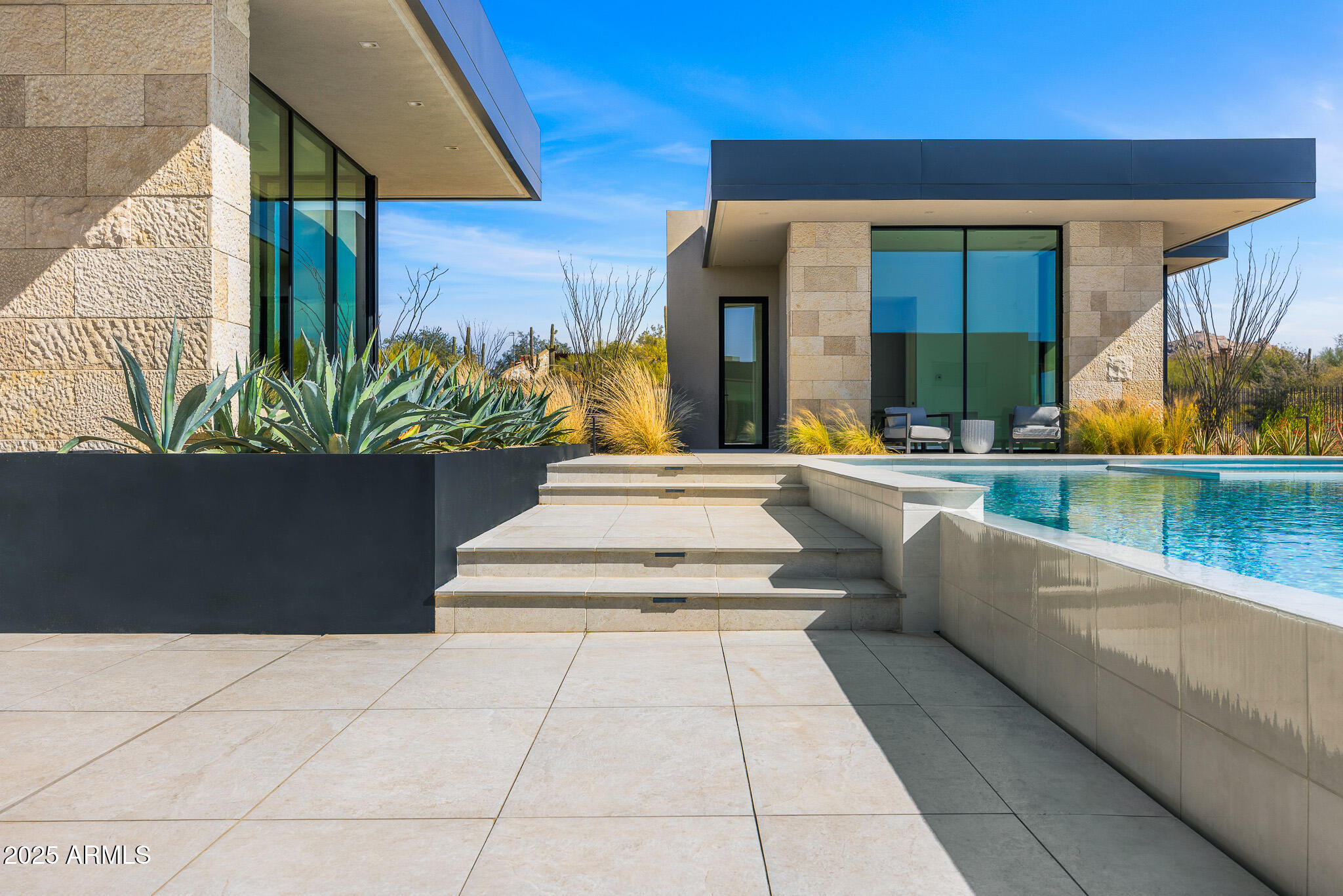 ESTANCIA - Residential