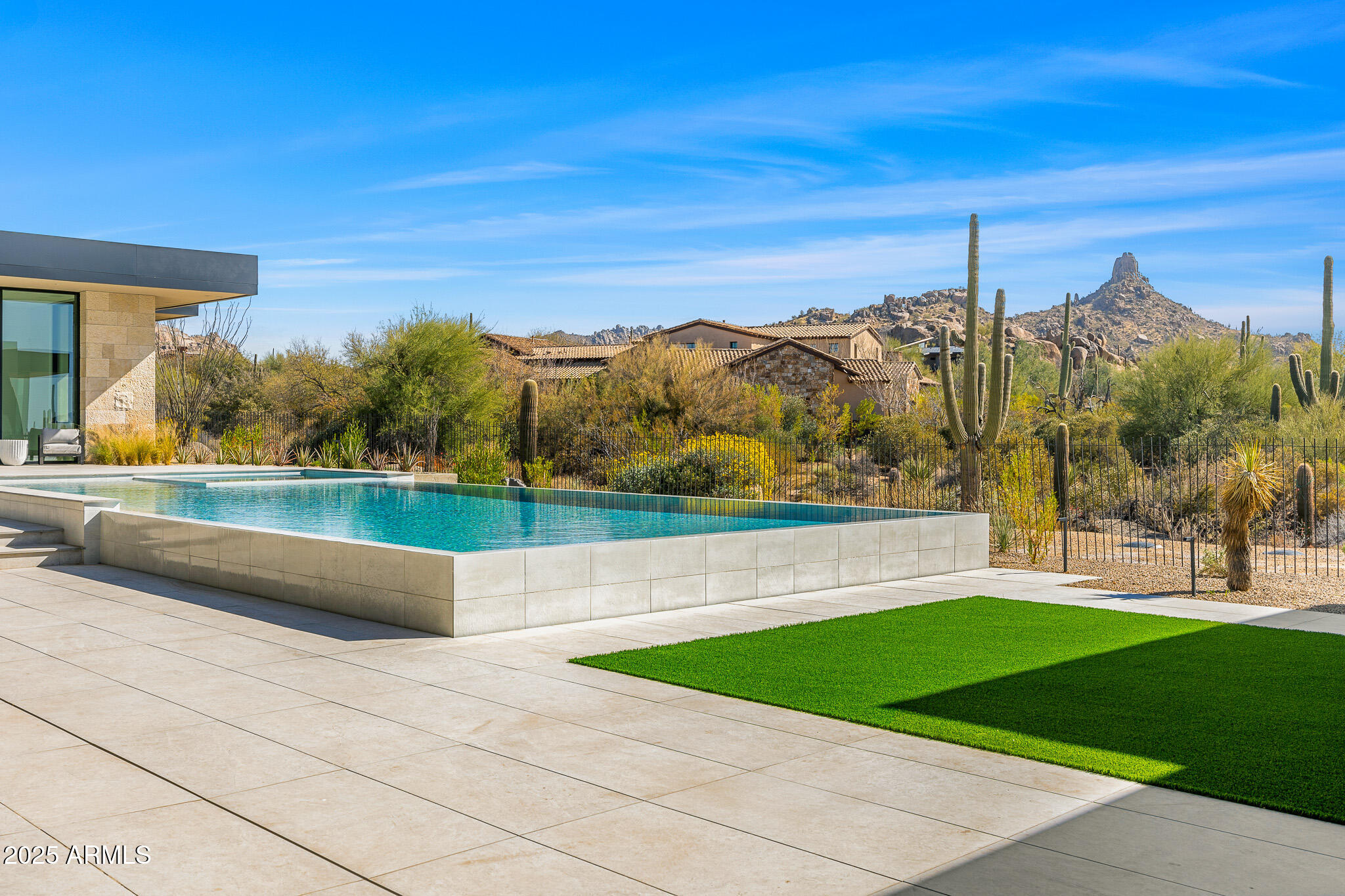 ESTANCIA - Residential