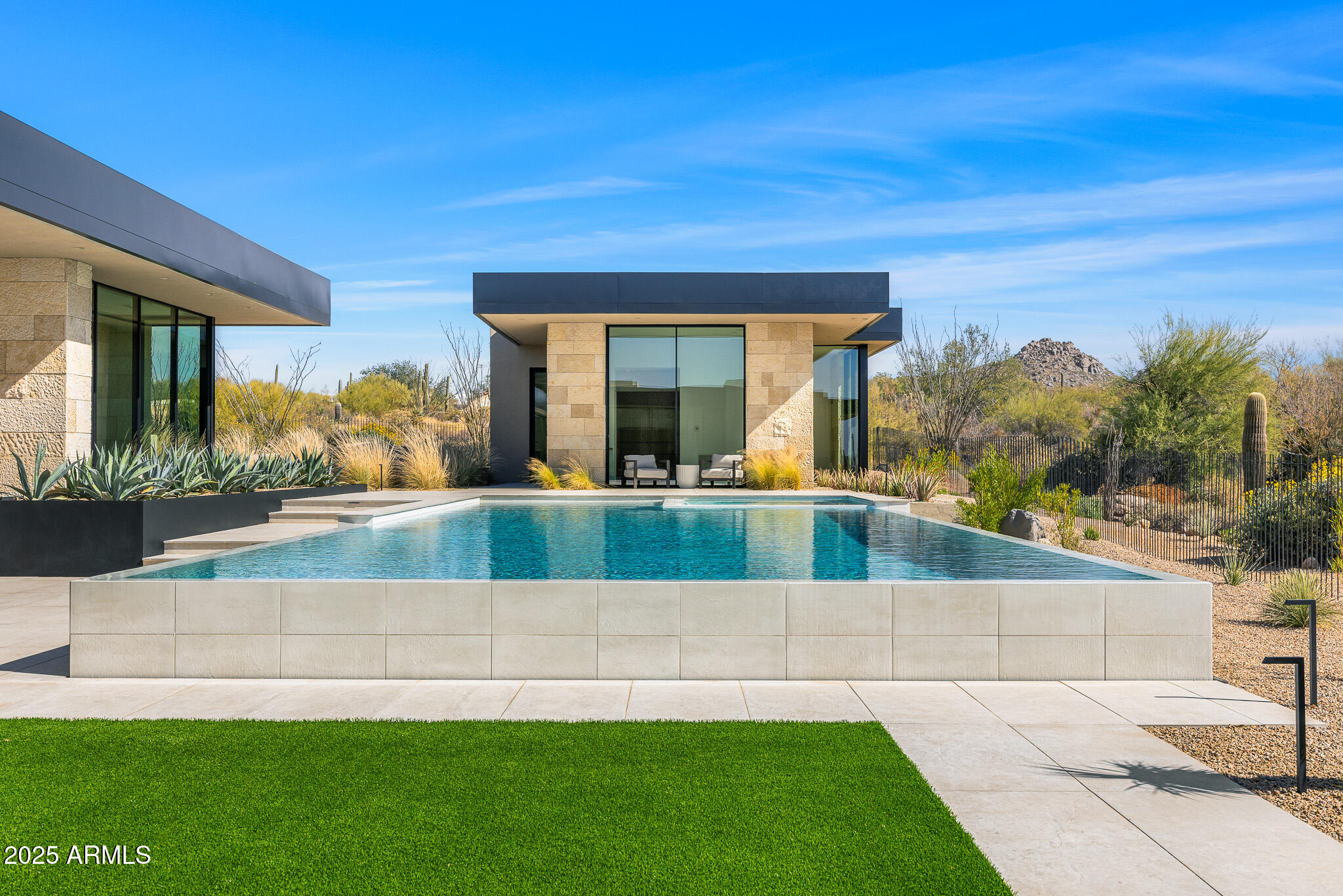 ESTANCIA - Residential