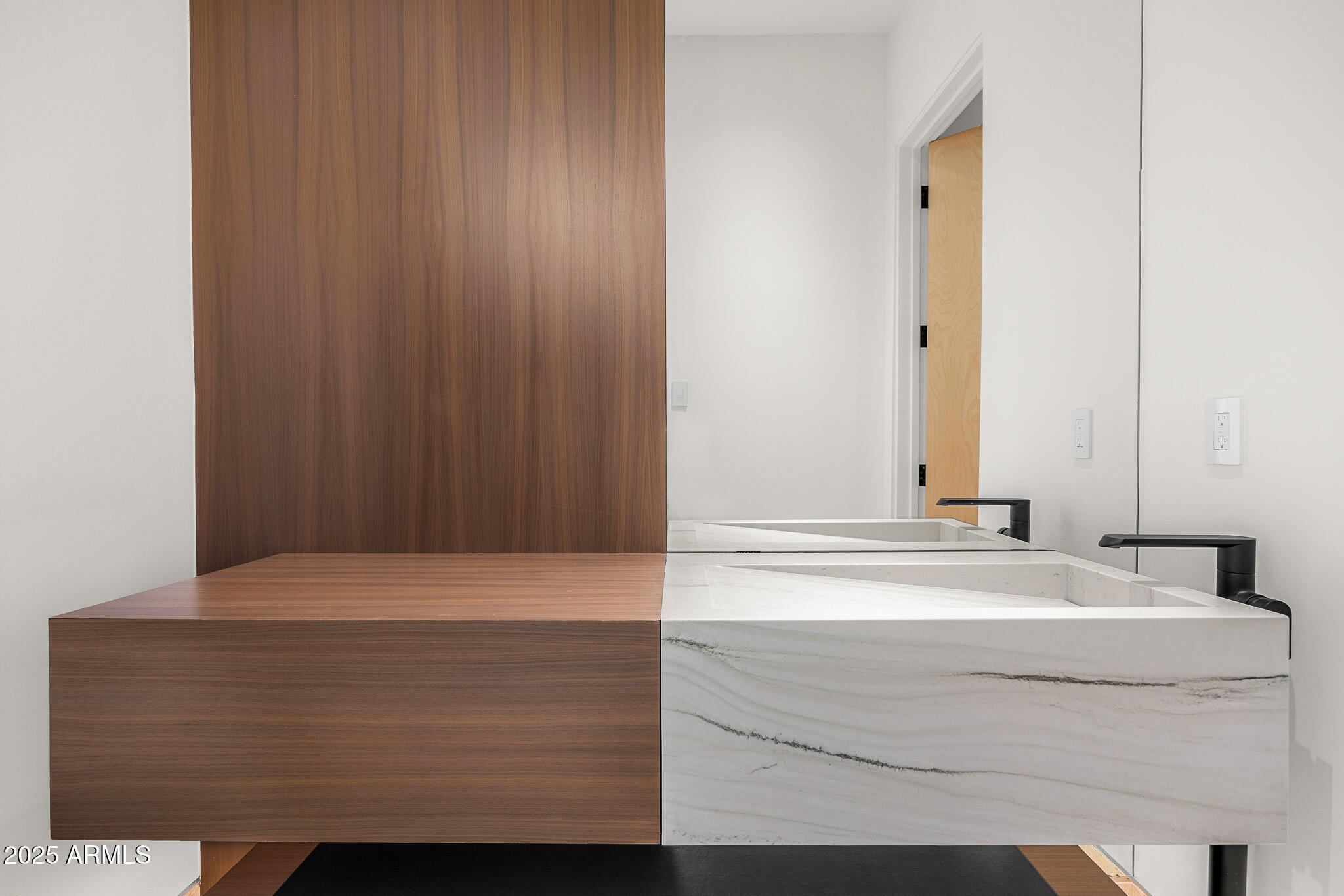 ESTANCIA - Residential