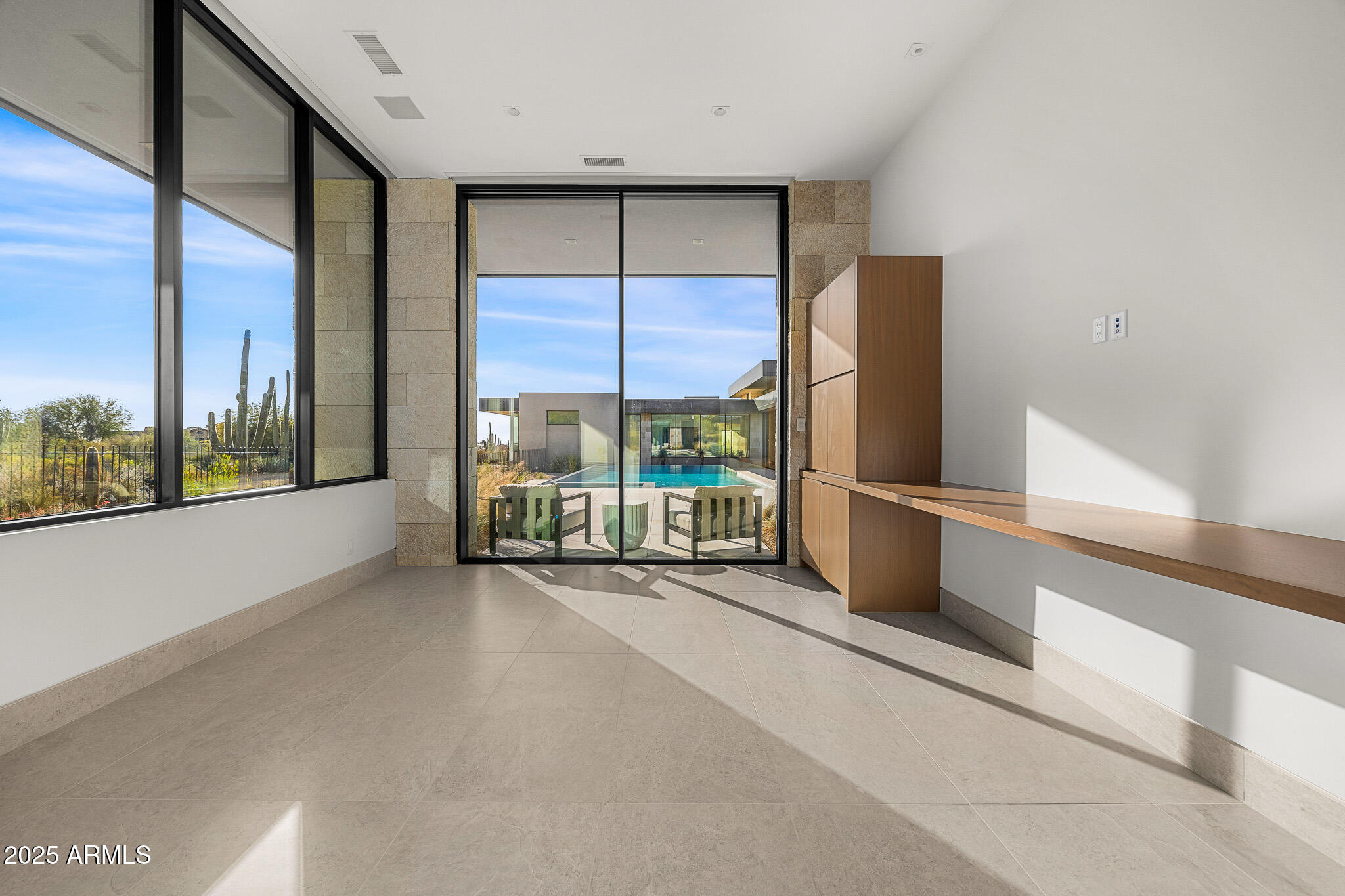 ESTANCIA - Residential