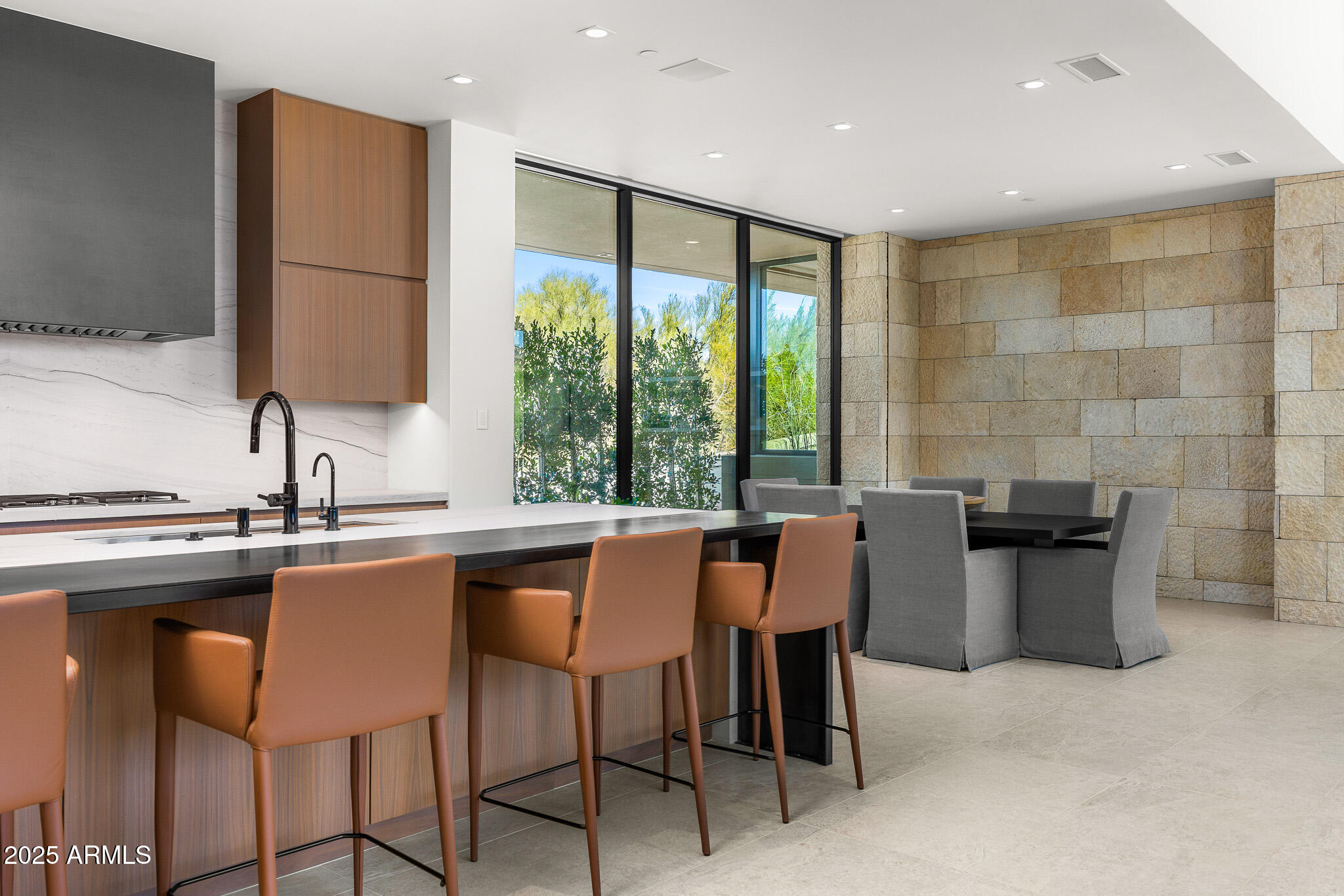 ESTANCIA - Residential
