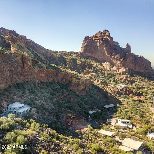 STONE CANYON EAST - Residential