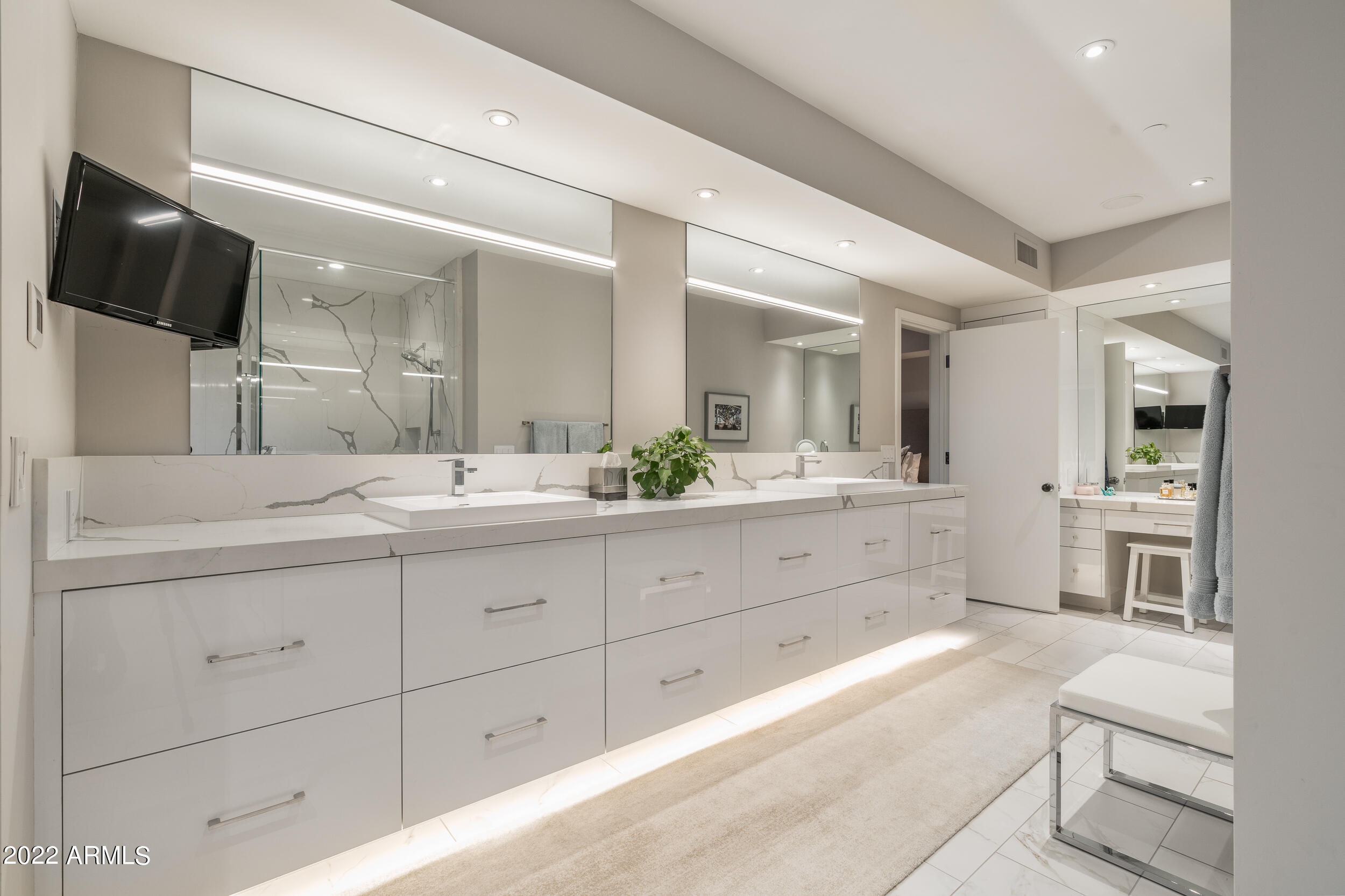 STONE CANYON EAST - Residential