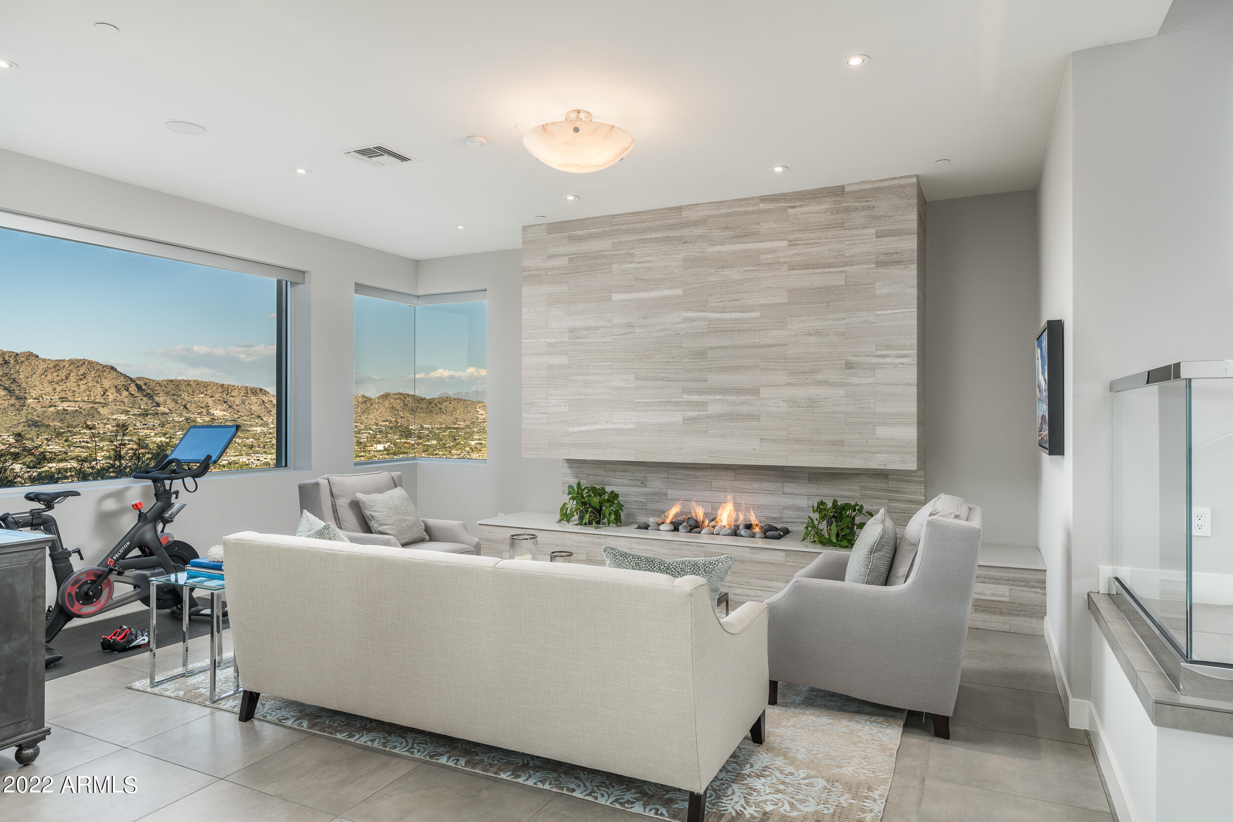 STONE CANYON EAST - Residential