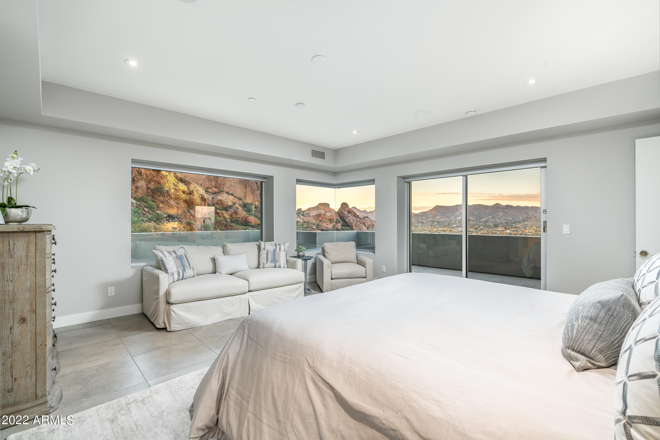STONE CANYON EAST - Residential