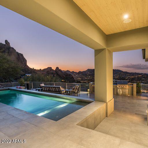 STONE CANYON EAST - Residential