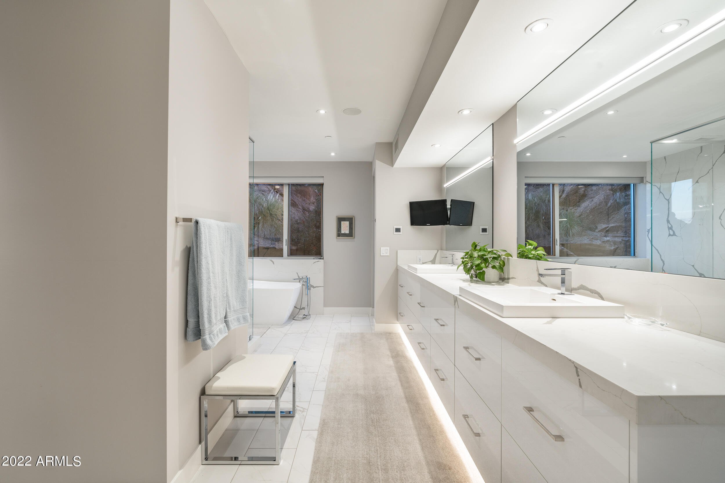STONE CANYON EAST - Residential