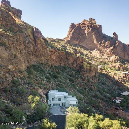 STONE CANYON EAST - Residential