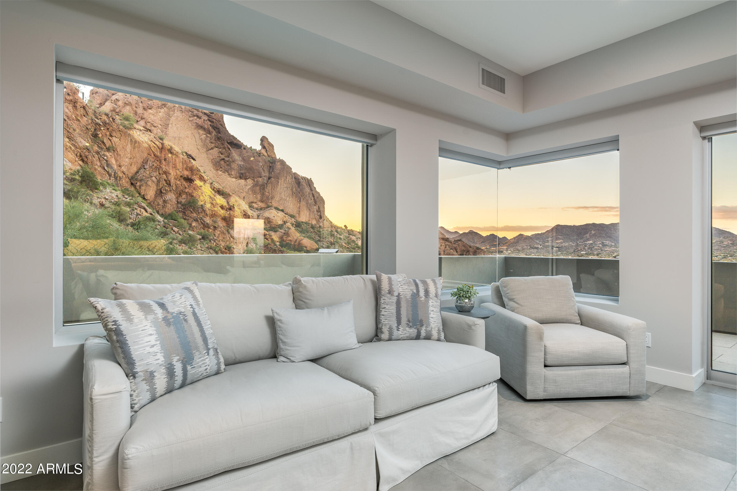STONE CANYON EAST - Residential