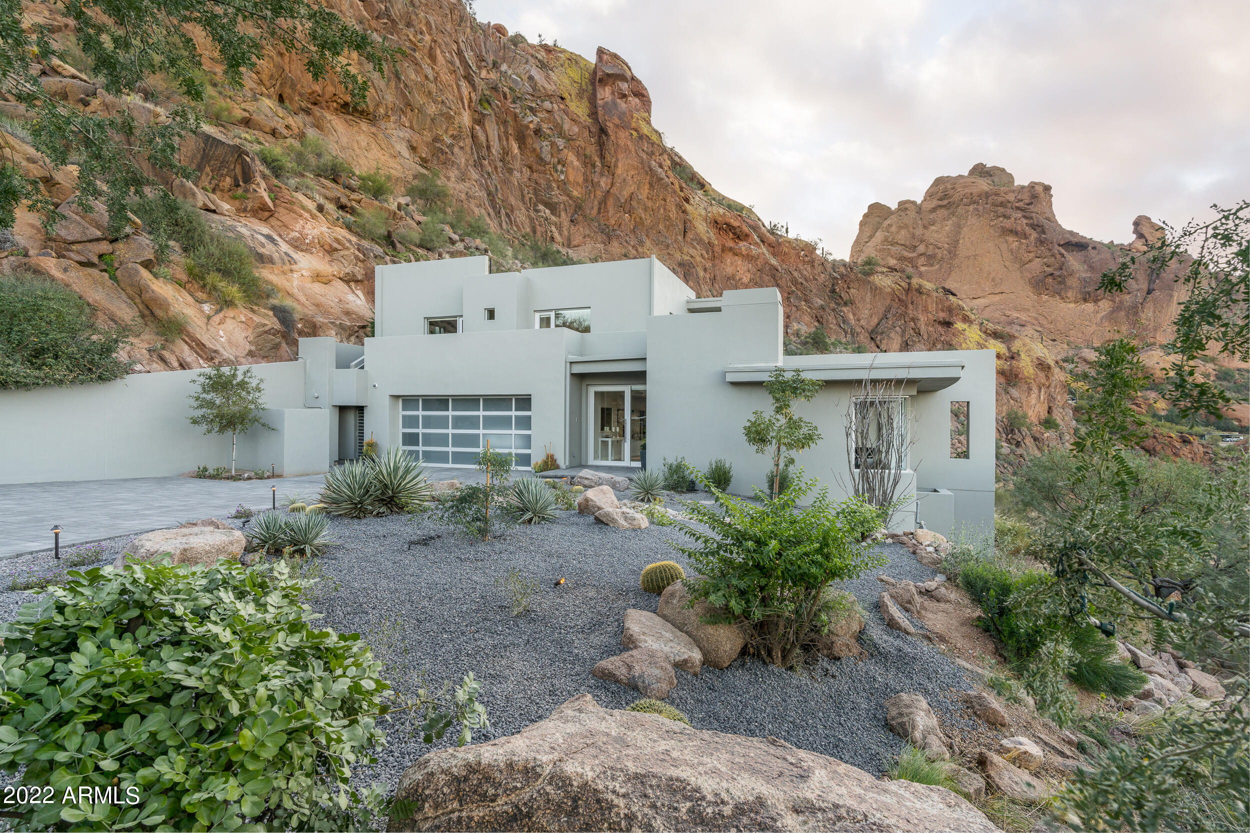 STONE CANYON EAST - Residential