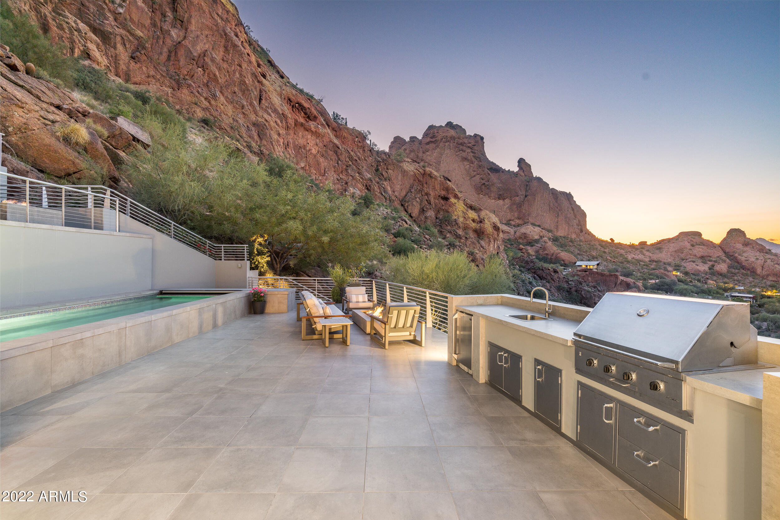 STONE CANYON EAST - Residential