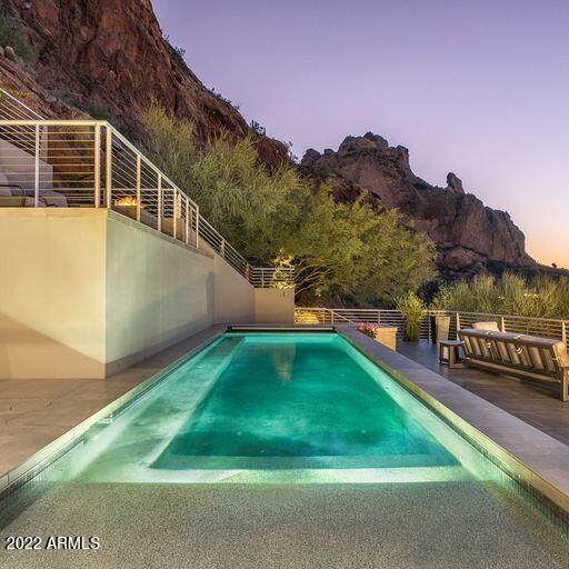 STONE CANYON EAST - Residential