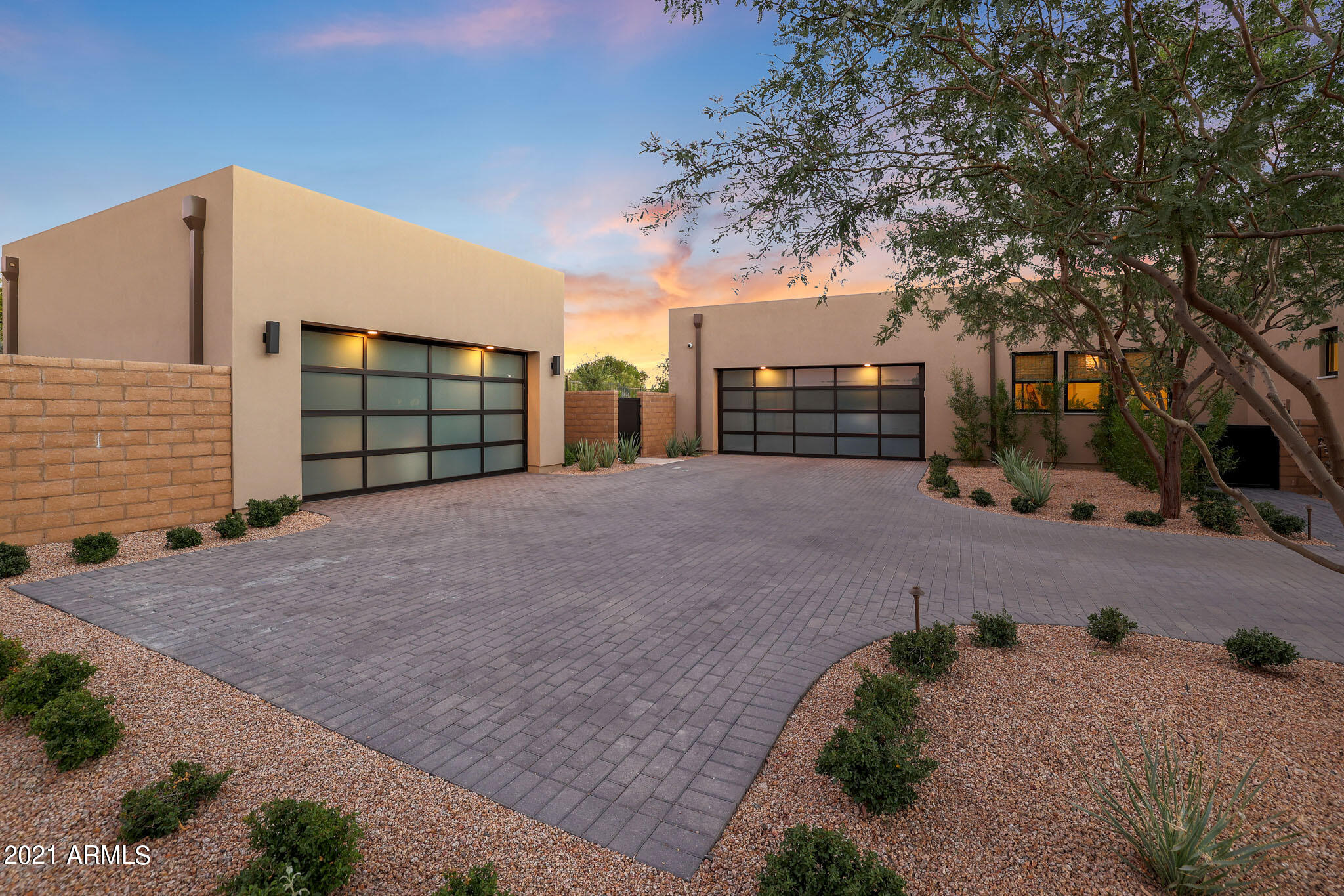 WHITE HORSE - Residential